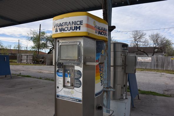 Kingsville Car Wash: 600 W Corral Ave, Kingsville, TX 78363